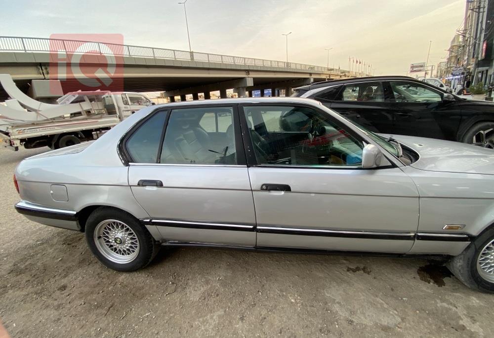 بي ام دبليو الفئة 7